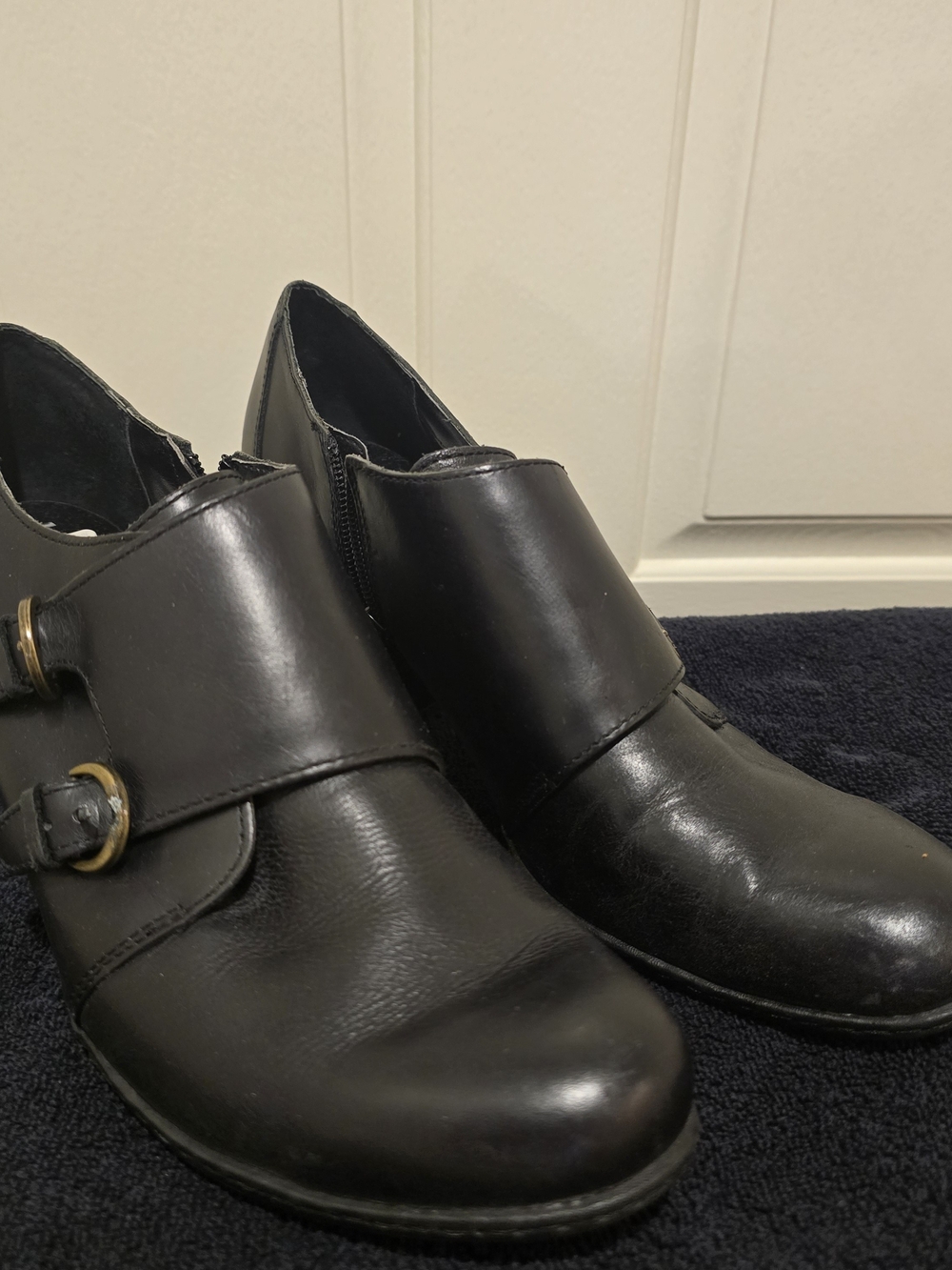 b.o.c. Caitleen Black Leather Ankle Booties Size 11 Comfort Heel Shoes